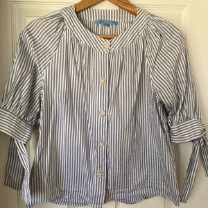 Small, white Antonio Melani top with 3/4 sleeves that tie